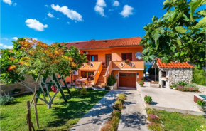 Lovely Apartment In Razanac With Wifi